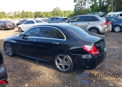 2017 Mercedes-Benz C 300 4Matic/Luxury 4Matic/Sport 4Matic z USA, uszkodzony, nr VIN WDDWF4KB0HR260832